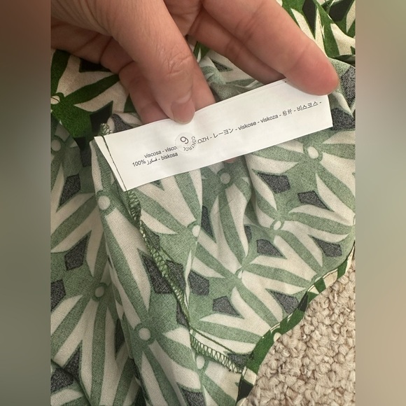 Zara Green and White Casual Button Down Shirt with Geometric Pattern size L - Picture 8 of 11